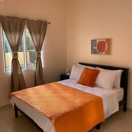 Lovely 2 Bedroom Apartment In Quiet Neighborhood! Philipsburg  Bagian luar foto