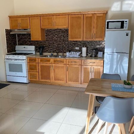 Lovely 2 Bedroom Apartment In Quiet Neighborhood! Philipsburg  Bagian luar foto